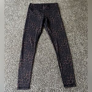 Vie Active Leopard Leggings Size M